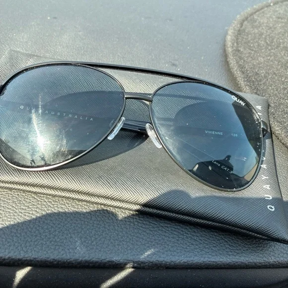 QUAY AUSTRALIA "Vivienne" Aviator Sunglasses (black/smoke)  Men’s frames only - Picture 5 of 12